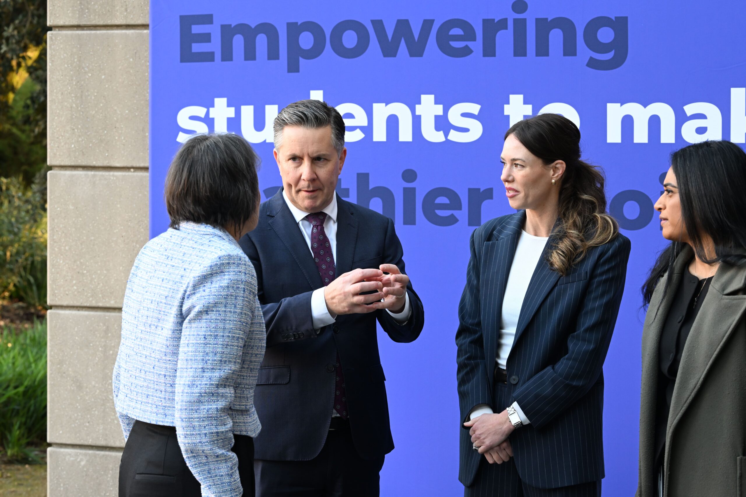 ADIA 2023에서 네 사람이